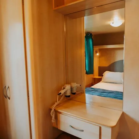 Tinyhouse In Toscane, Aan Zee 酒店 *